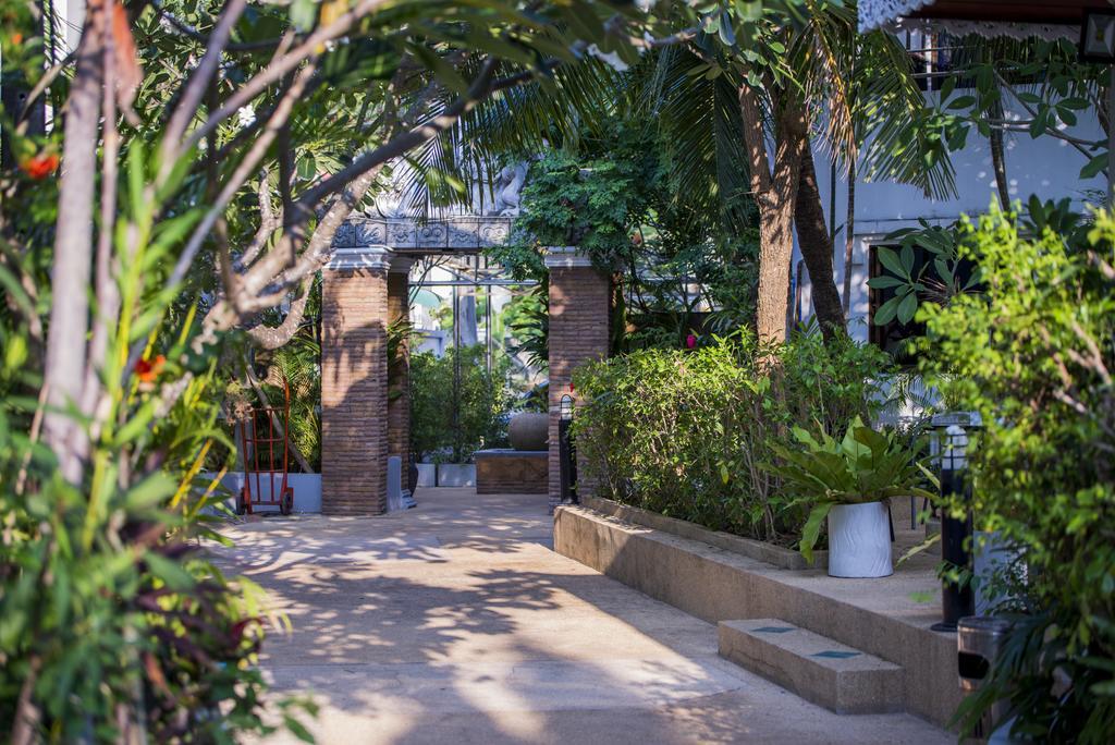 Asena Karon Resort Luaran gambar